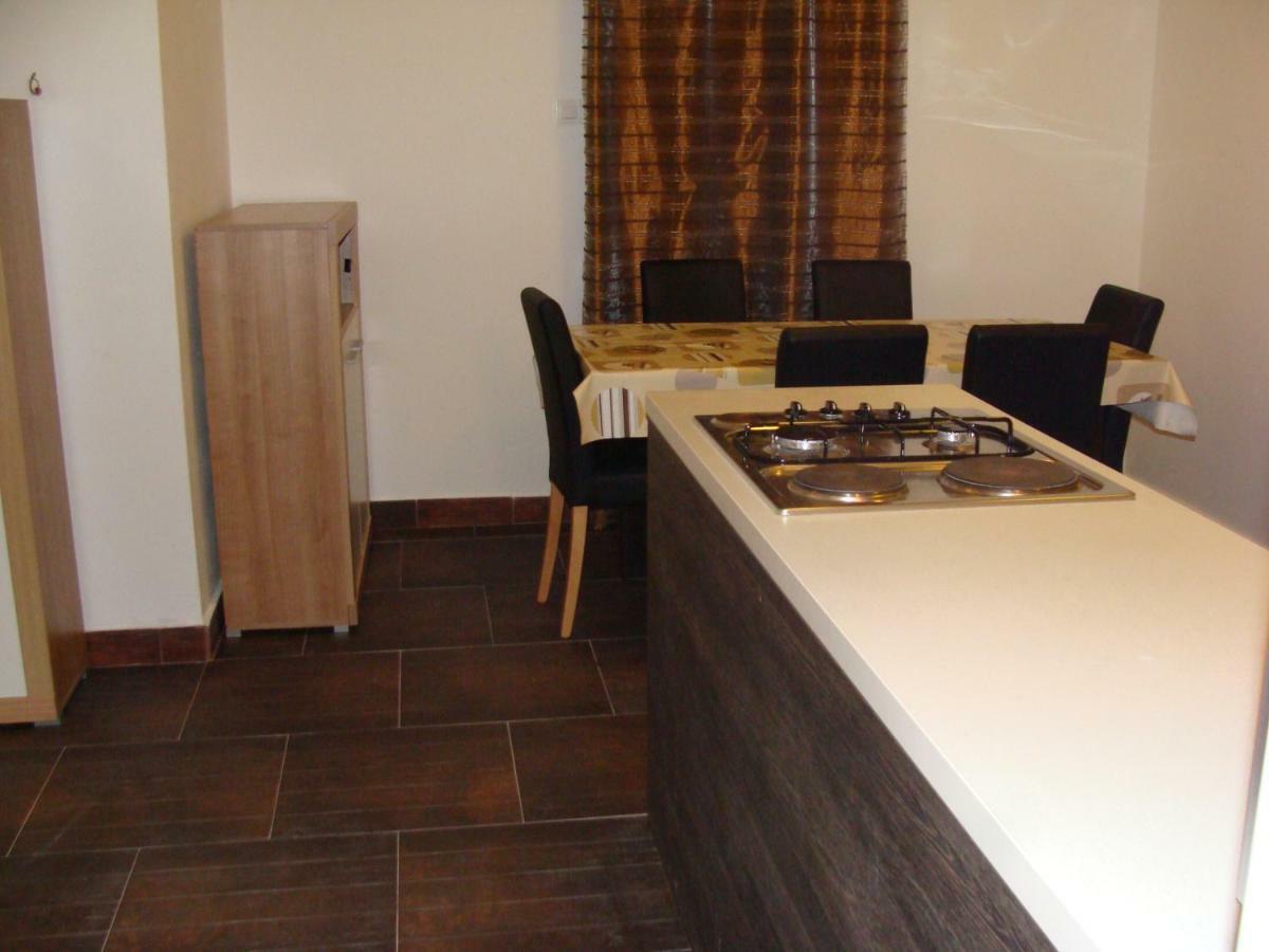 Apratman Uvala Duboka Kruscica Apartment Kruscica  ภายนอก รูปภาพ